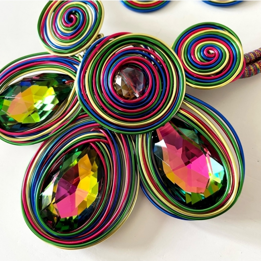 Beautiful aluminum Wire Crystal Necklace/ Earrings SetColorful Artisan Jewelry - Picture 5 of 15